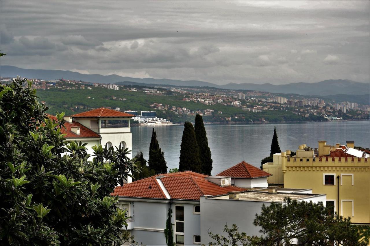 Apartment Zdenka - 100 M From The Beach Opatija Exterior foto