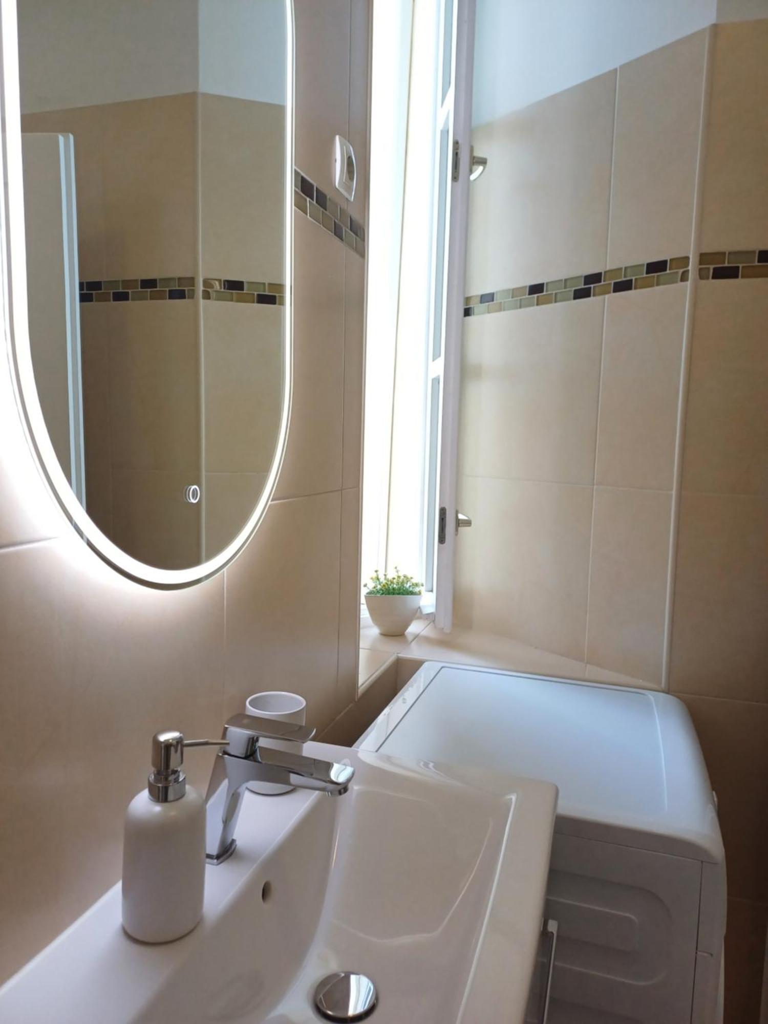 Apartment Zdenka - 100 M From The Beach Opatija Exterior foto