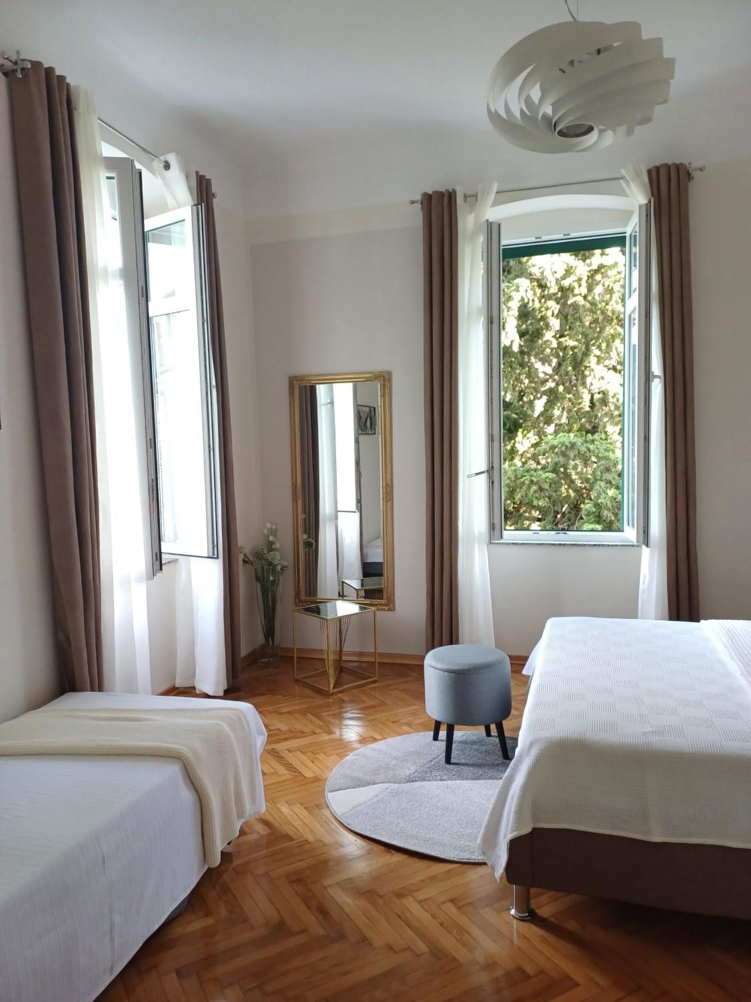 Apartment Zdenka - 100 M From The Beach Opatija Exterior foto