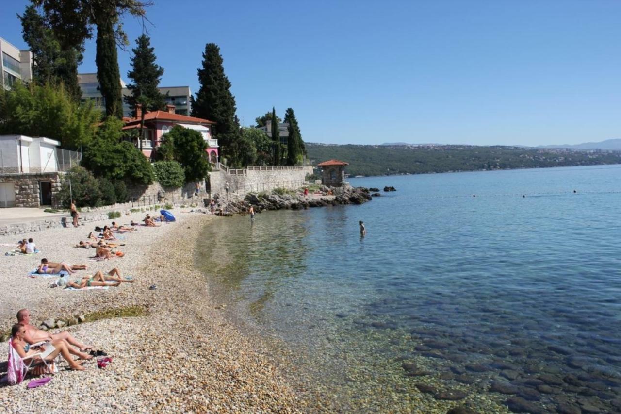 Apartment Zdenka - 100 M From The Beach Opatija Exterior foto