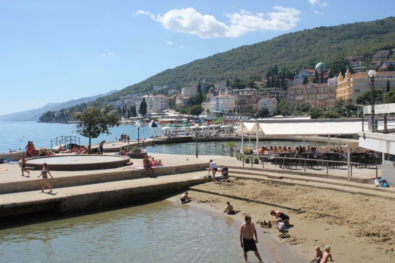 Apartment Zdenka - 100 M From The Beach Opatija Exterior foto
